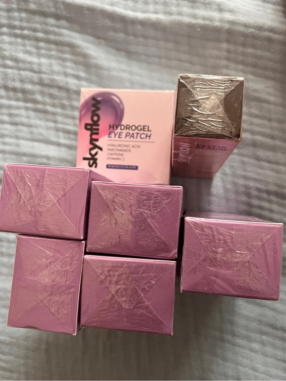 BNIB Sealed Skynflow Anti Aging Masks & Serum - Picture 2 of 4